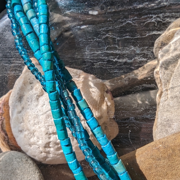 Turquoise and brown beaded pendant necklace - Picture 3 of 4